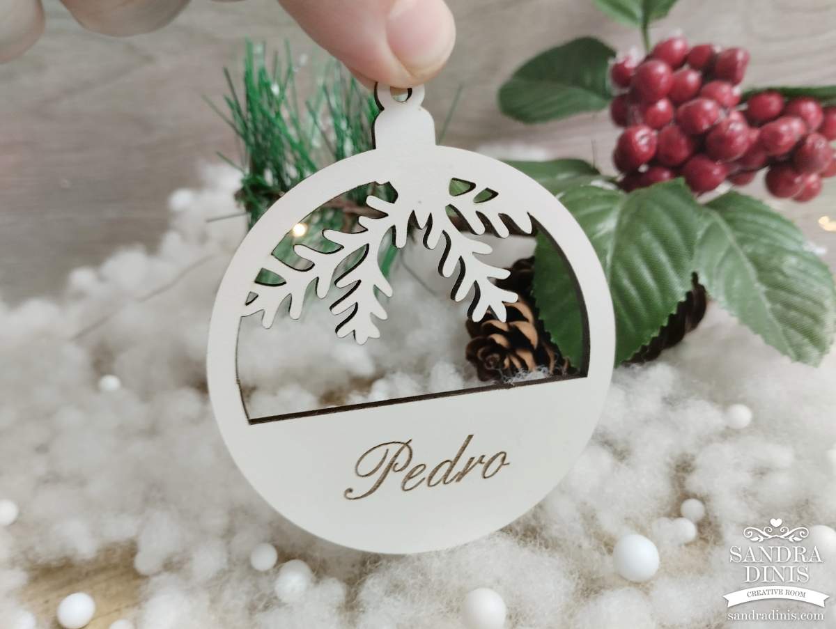Bola Natal com pinheiro recortado - Branca