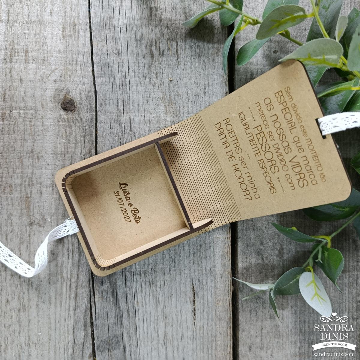 Convite Padrinhos / Dama de Honor caixinha pequena estrela do mar / praia