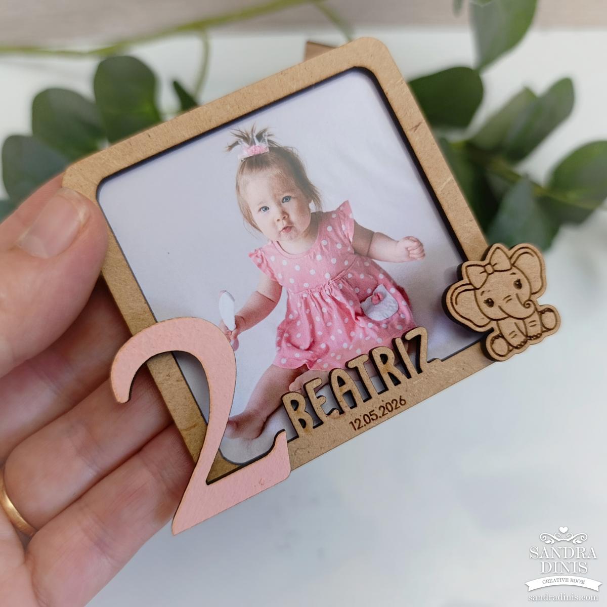 Moldura lembrança aniversário com fotografia 