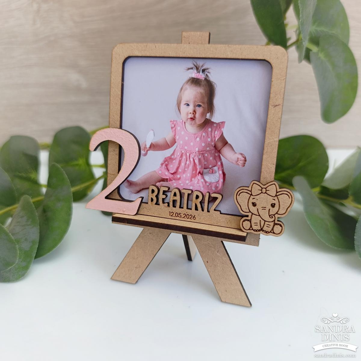 Moldura lembrança aniversário com fotografia 