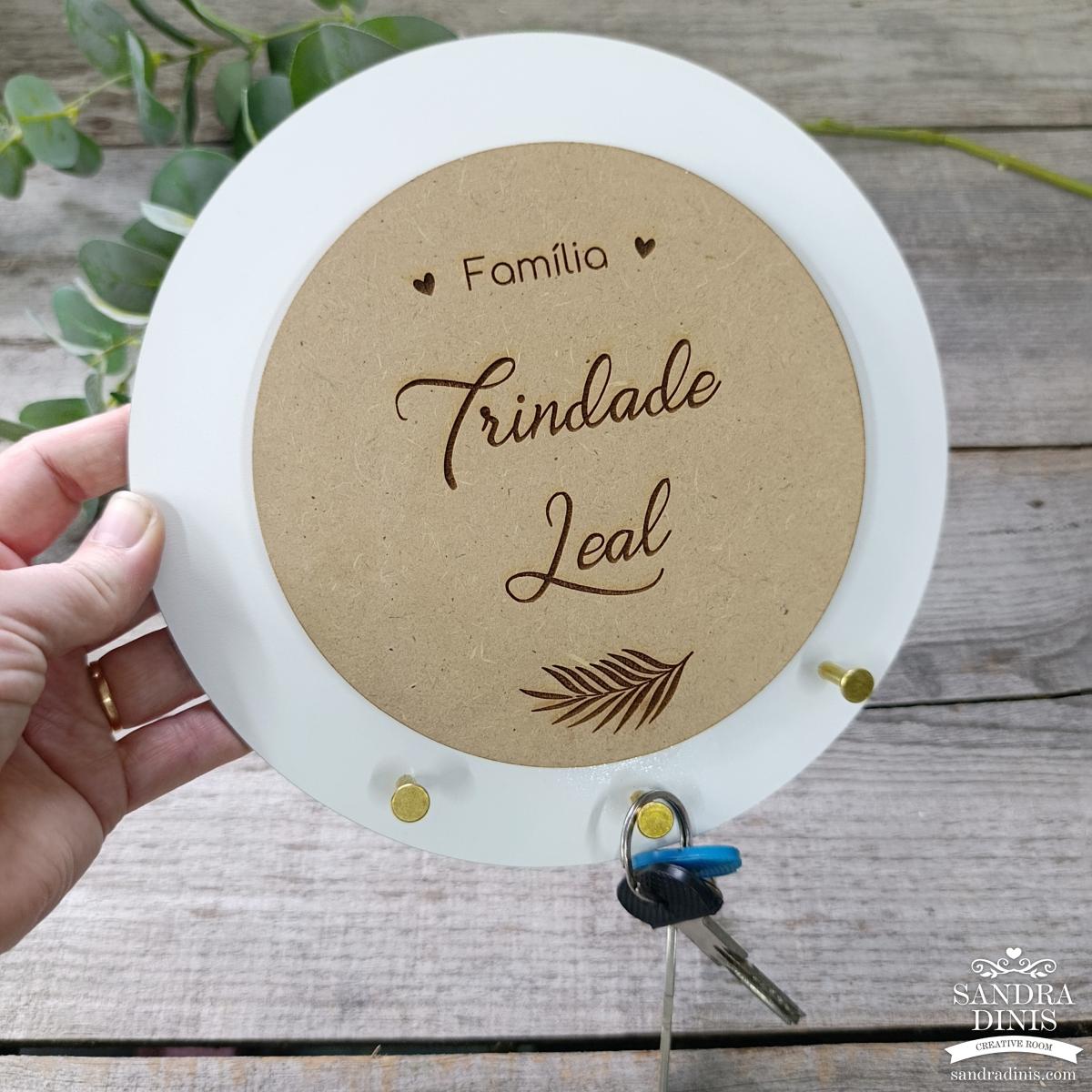 Chaveiro redondo personalizado família - 4 cores