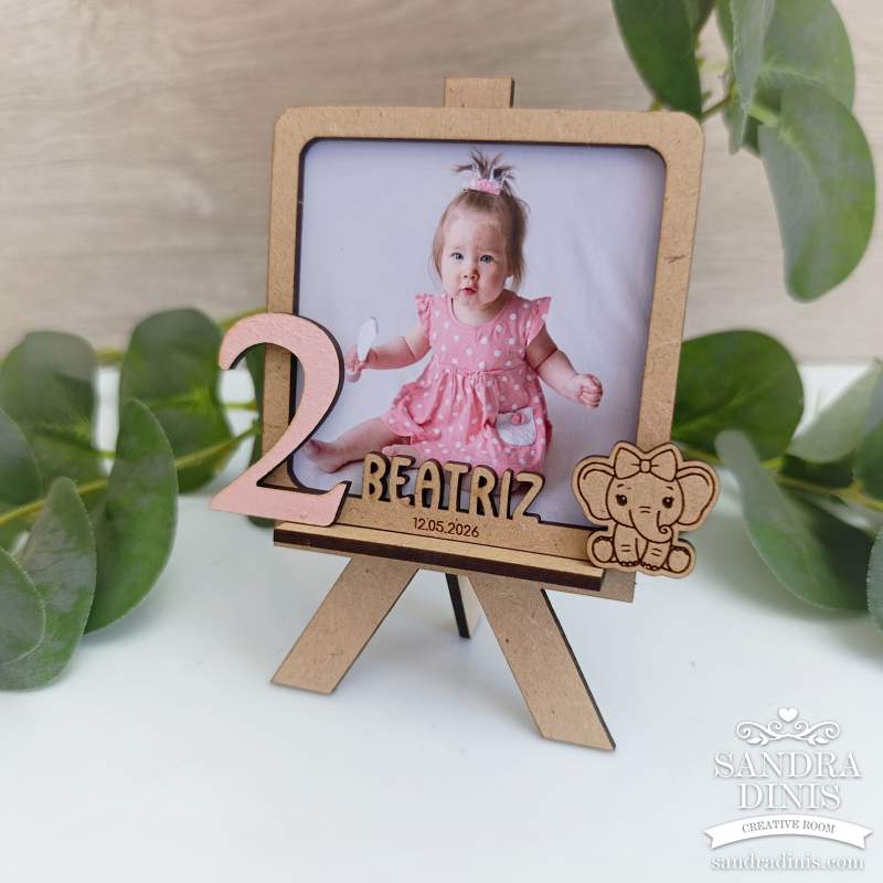 Moldura lembrança aniversário com fotografia 