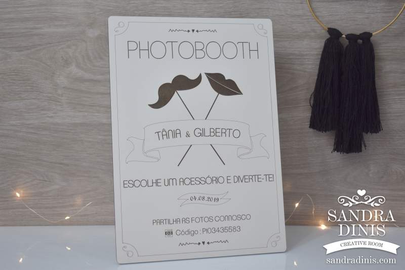 Placa Photobooth com Suporte Branca